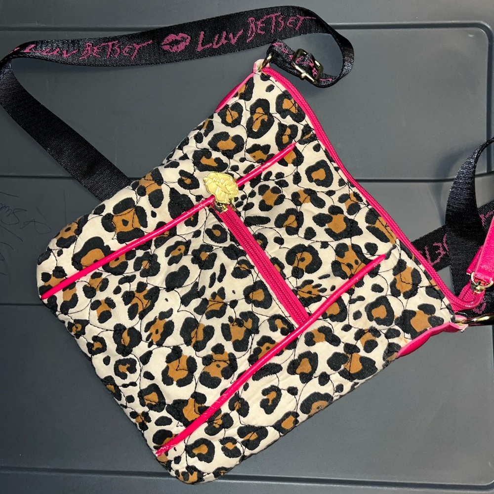 Betsy Johnson crossbody cheetah print